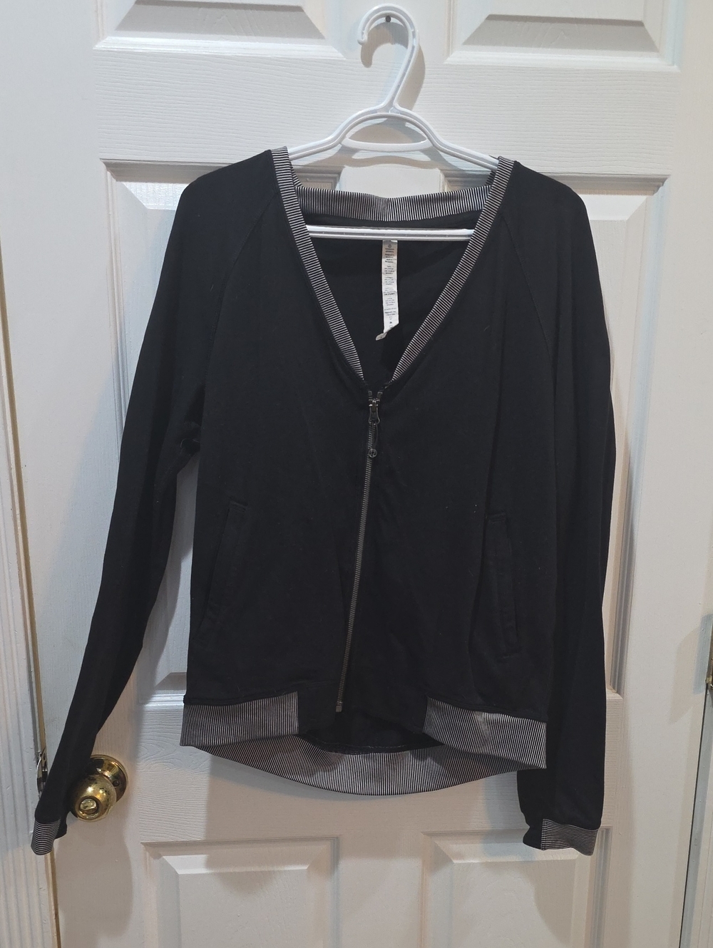 lululemon athletica Women's Black Bomber Jacket with Gray Contrast Trim Size 8